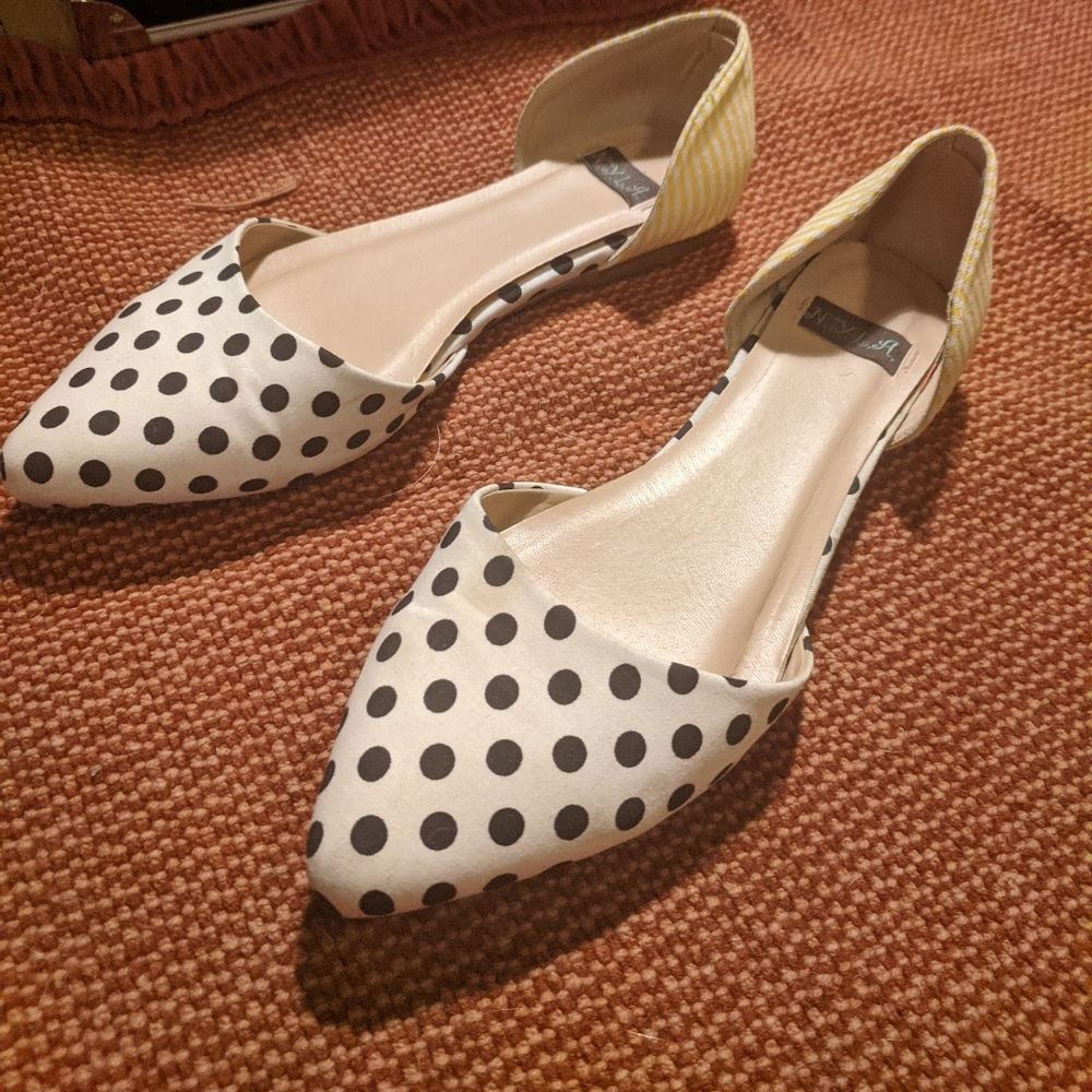 Polka dot d'orsay flats🌼🌻🌼 !!BOGO 1/2 off!!